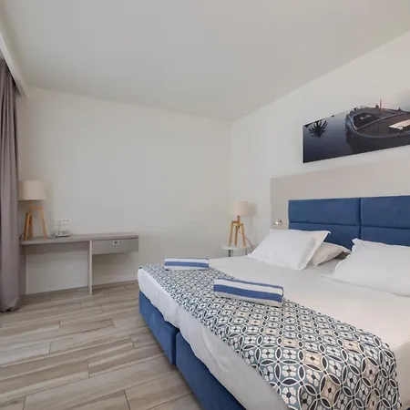 Romana 4* Makarska