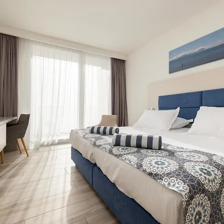 Romana Aparthotel 4*