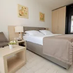 Romana 4*