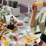 Romana Aparthotel 4*