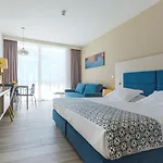 Romana 4*
