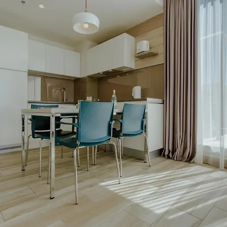 Romana Apartahotel 4*