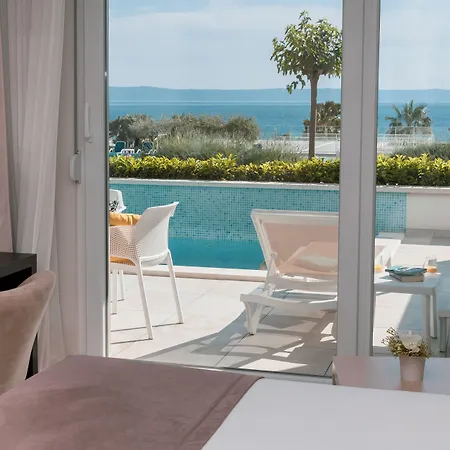 Romana Apartahotel