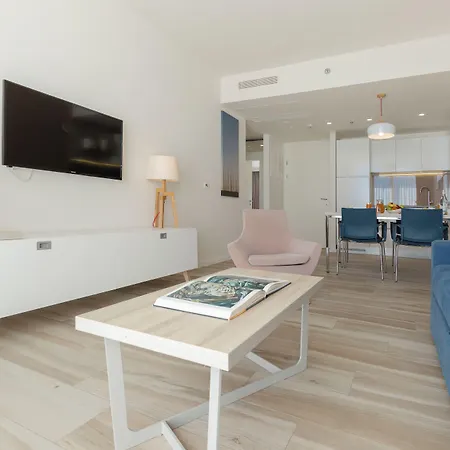 Romana Apartahotel 4*