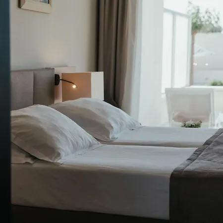 Apartmanhotel Romana 4*
