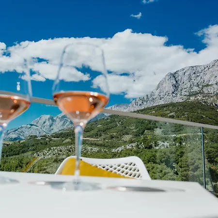 Romana Ξενοδοχείο με διαμερίσματα 4*